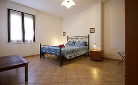 Elena House Fertilia